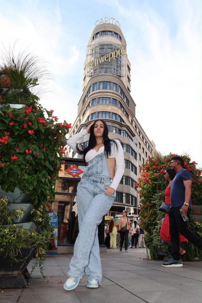 664470600: Chica busca chico en Sevilla