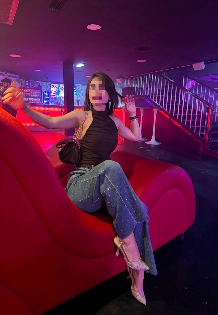 643598189: Chica busca chico en Zaragoza