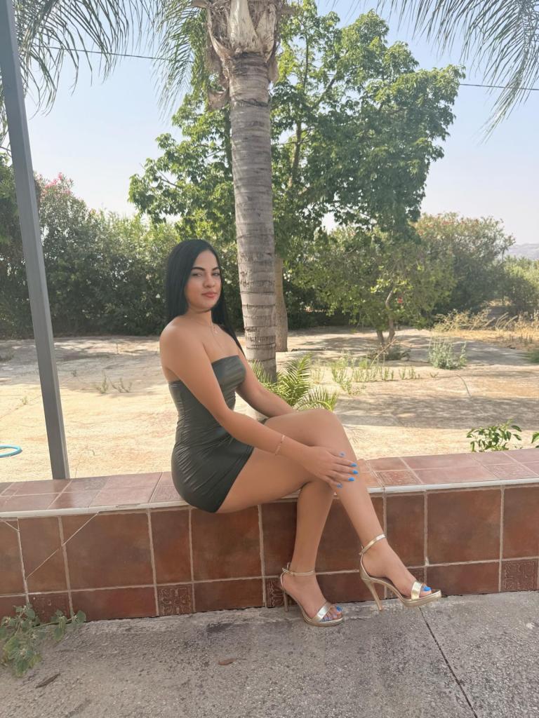 643077501: Chica busca chico en Málaga