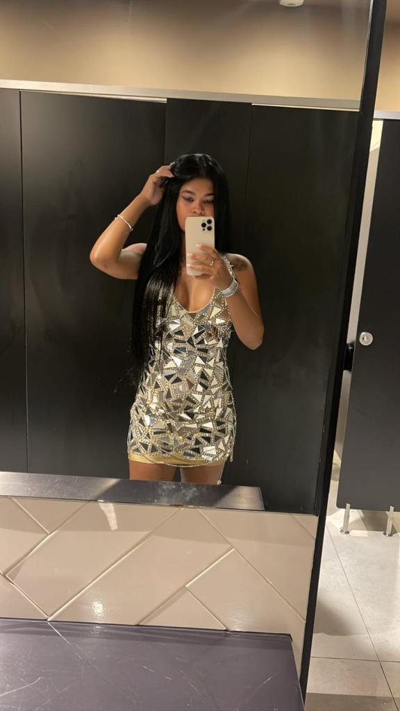 610048307: Chica busca chico en La Coruña