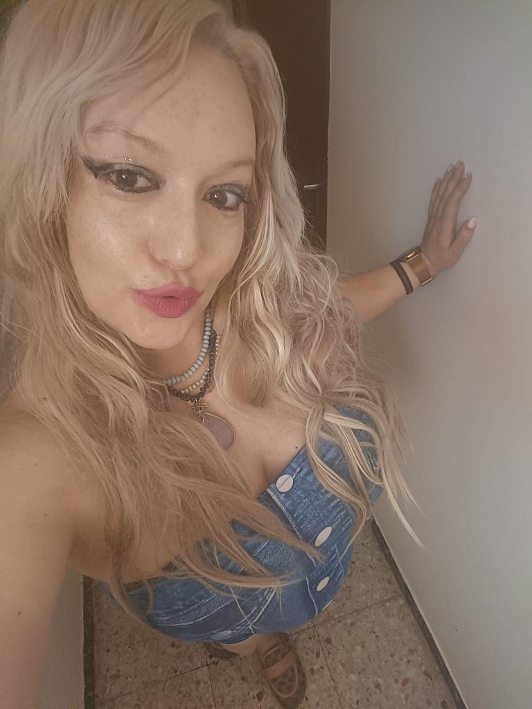 722504495: Chica busca chico en La Coruña