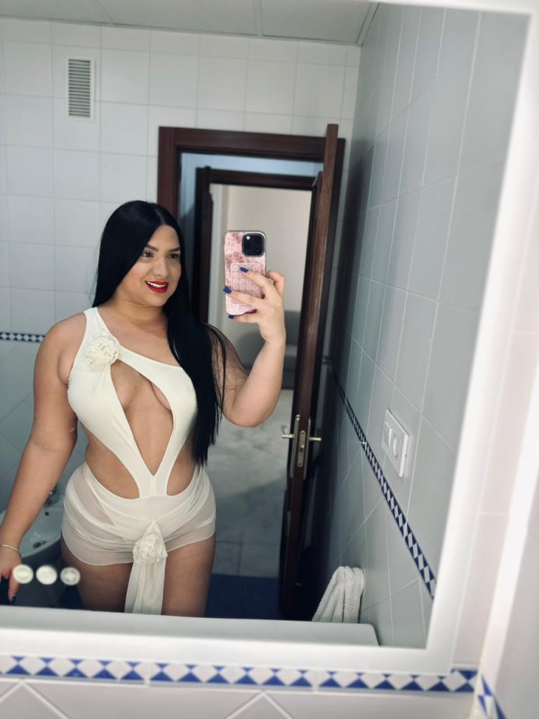 Chica busca chico en Almería: Chica busca chico