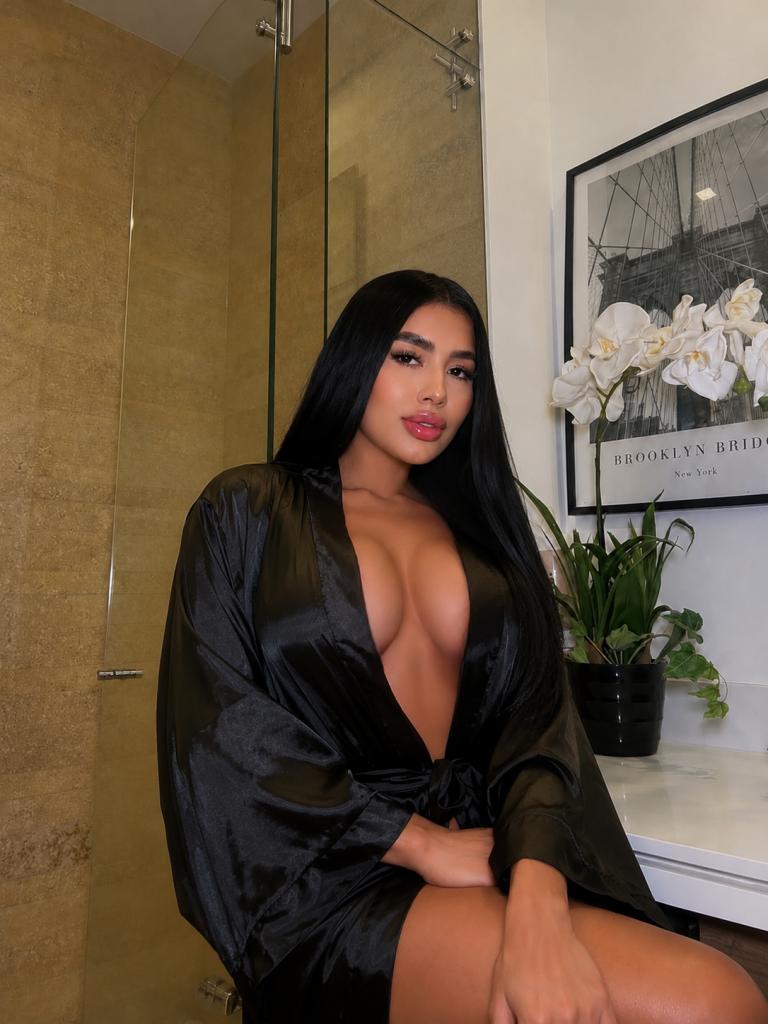 Chica busca chico en Málaga: Chica busca chico