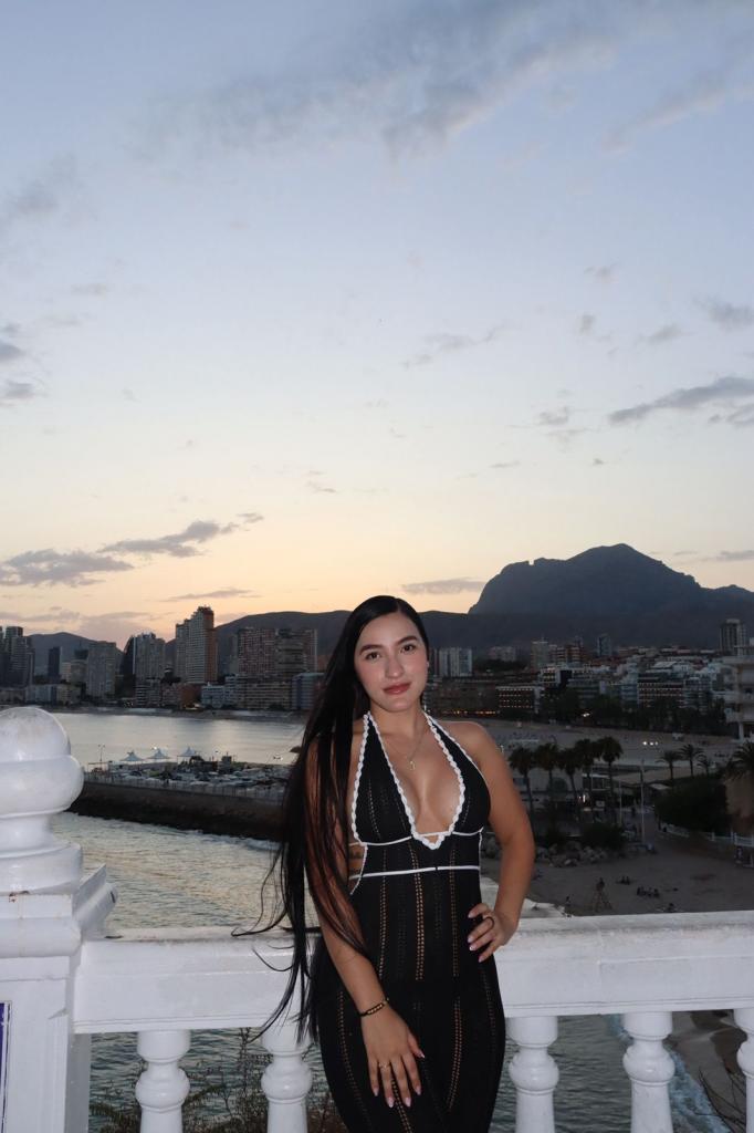 602023041: Chica busca chico en Ibiza