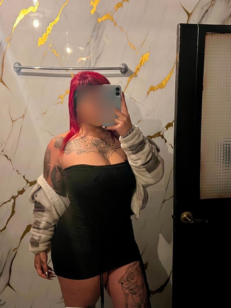 653377359: Chica busca chico en Barcelona