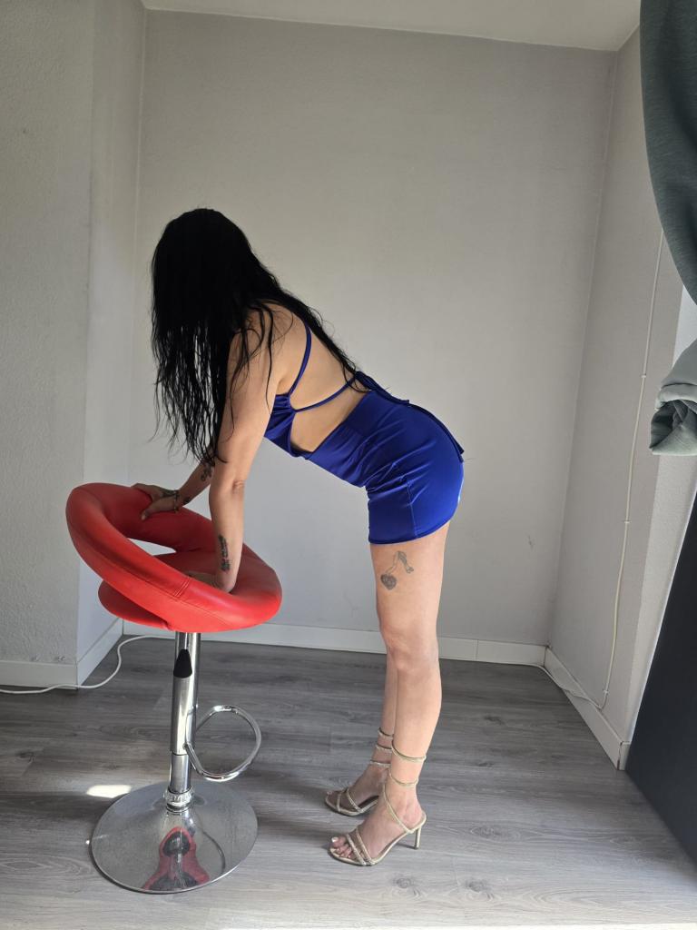 672807507: Chica busca chico en Madrid