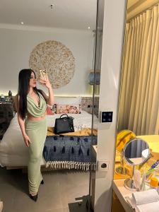 647317757: Chica busca chico en Ibiza