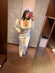 647164324: Chica busca chico en Granada