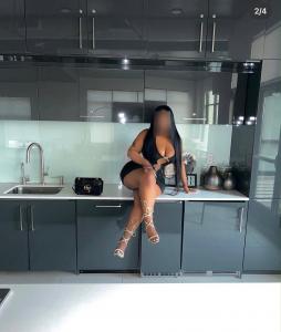 742048928: Chica busca chico en Granada