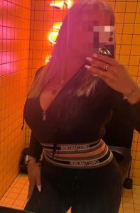 647268937: Chica busca chico en Cádiz