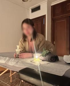 667651641: Chica busca chico en Barcelona