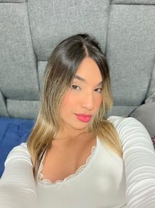 612273970: Chica busca chico en Ibiza