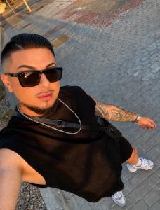 614569337: Chico busca chica en Cádiz