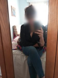 621397839: Chica busca chico en La Coruña