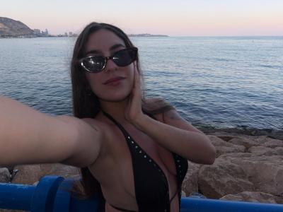 613837070: Chica busca chico en Salamanca