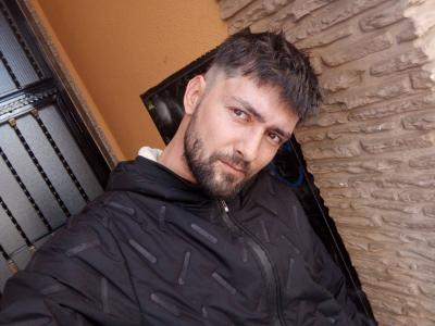 613732520: Chico busca chica en Alicante