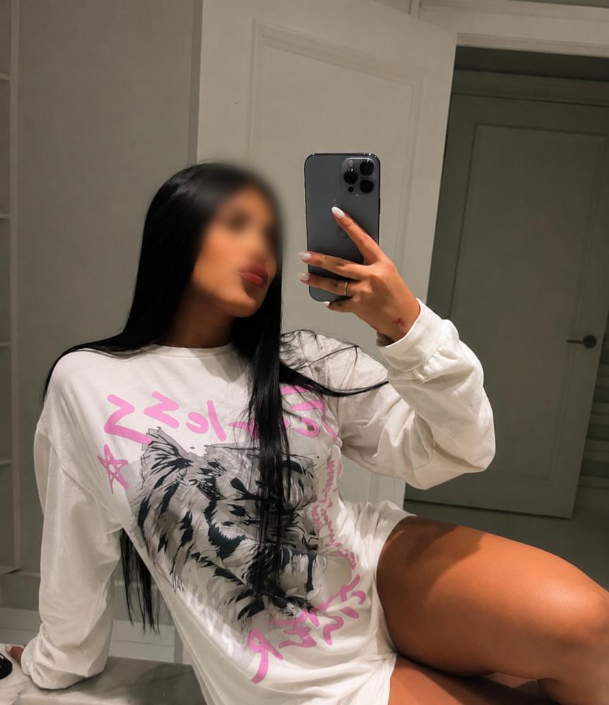 631067805: Chica busca chico en Alicante