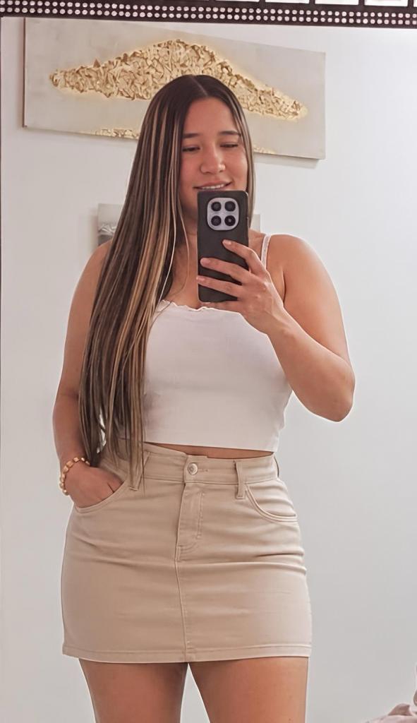 Chica busca chico en Alicante: Chica busca chico