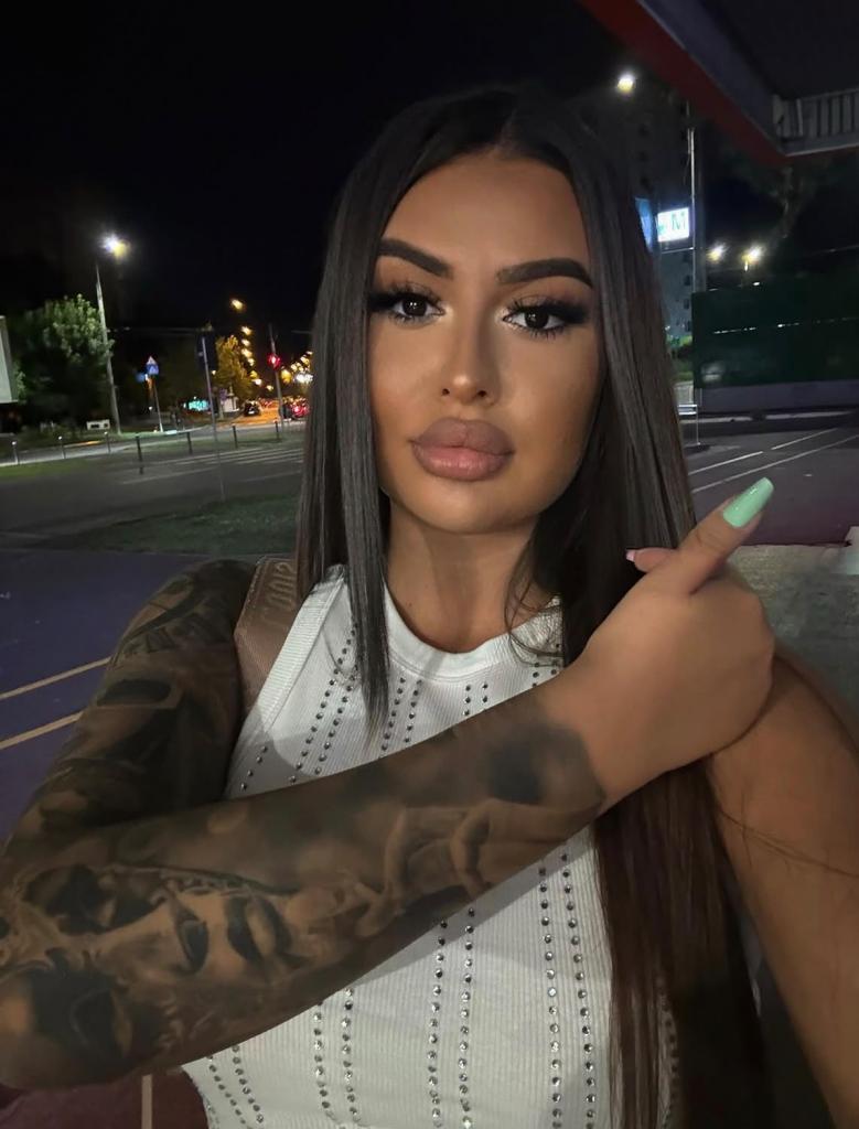 Chica busca chico en Almería: 