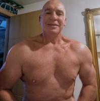 610624710: Chico busca chica en Madrid