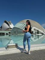 670370448: Chica busca chico en Gerona