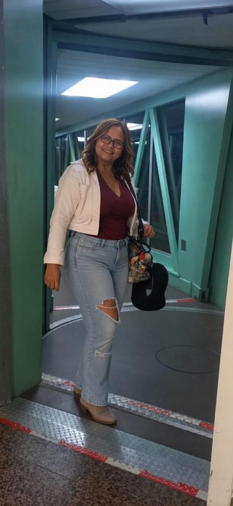 611214295: Chica busca chico en Cádiz