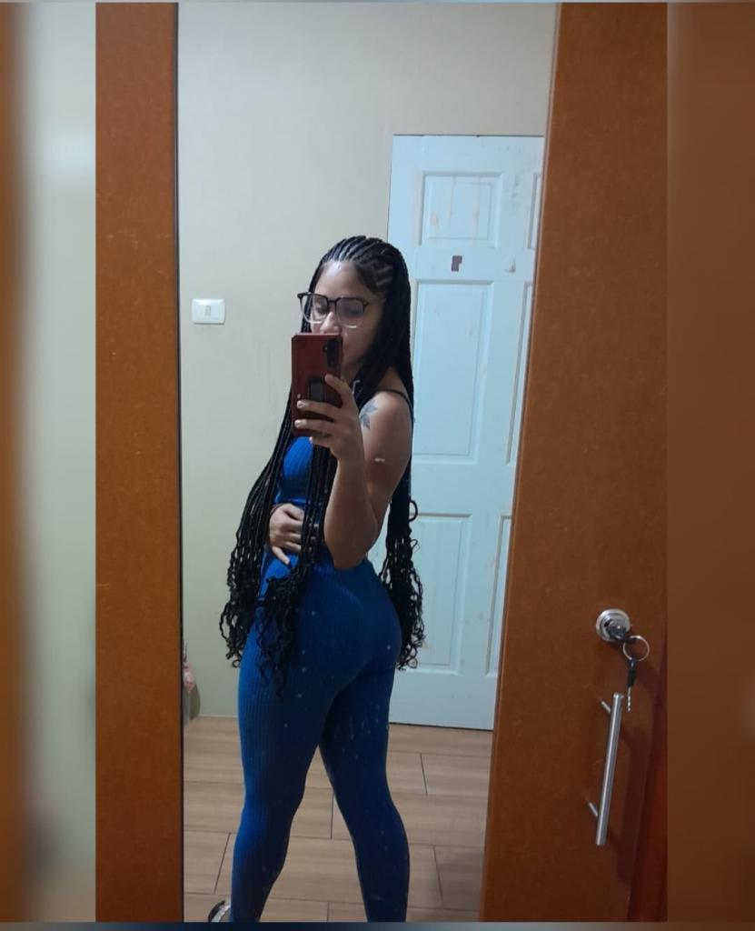 613755193: Chica busca chico en Sevilla