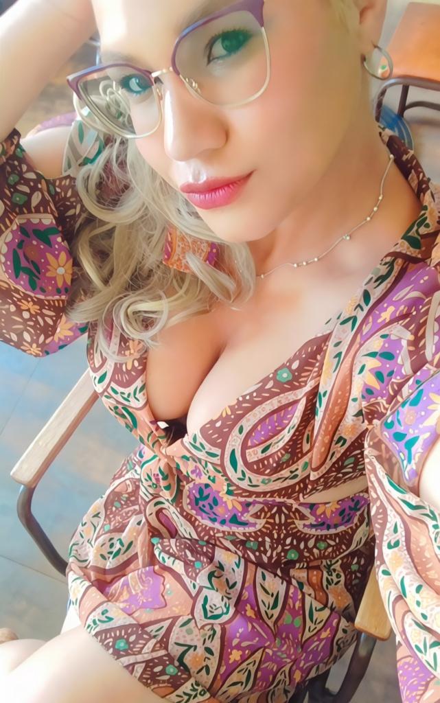 643121557: Chica busca chico en Cantabria