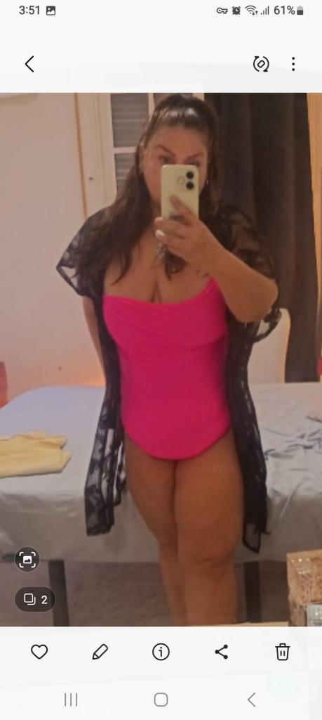 674564045: Chica busca chico en Sevilla