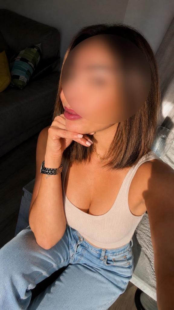 662664773: Chica busca chico en Málaga