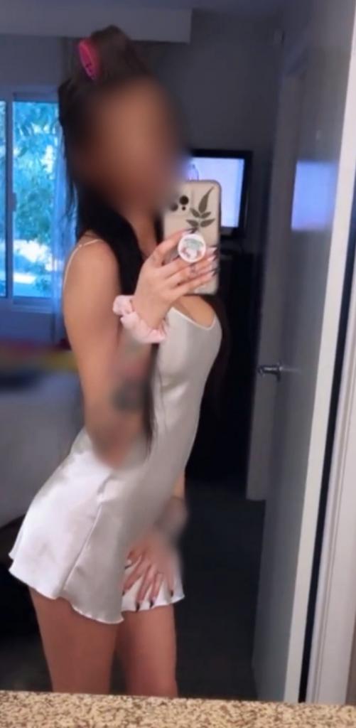 610781540: Chica busca chico en Sevilla