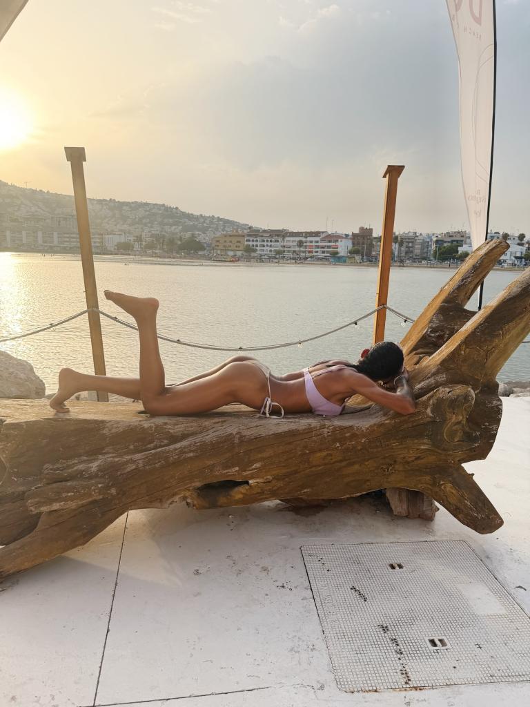 745017418: Chica busca chico en Tenerife