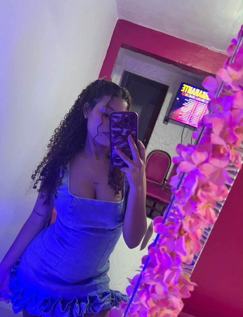 643650086: Chica busca chico en Barcelona