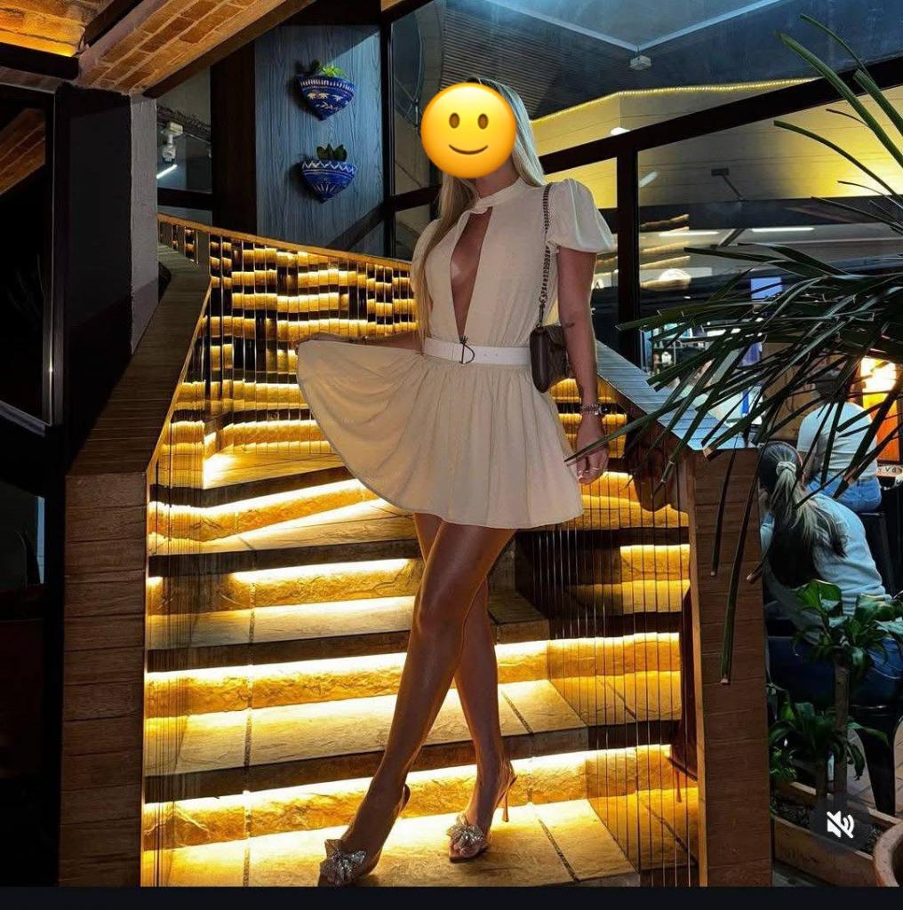 614681767: Chica busca chico en La Coruña