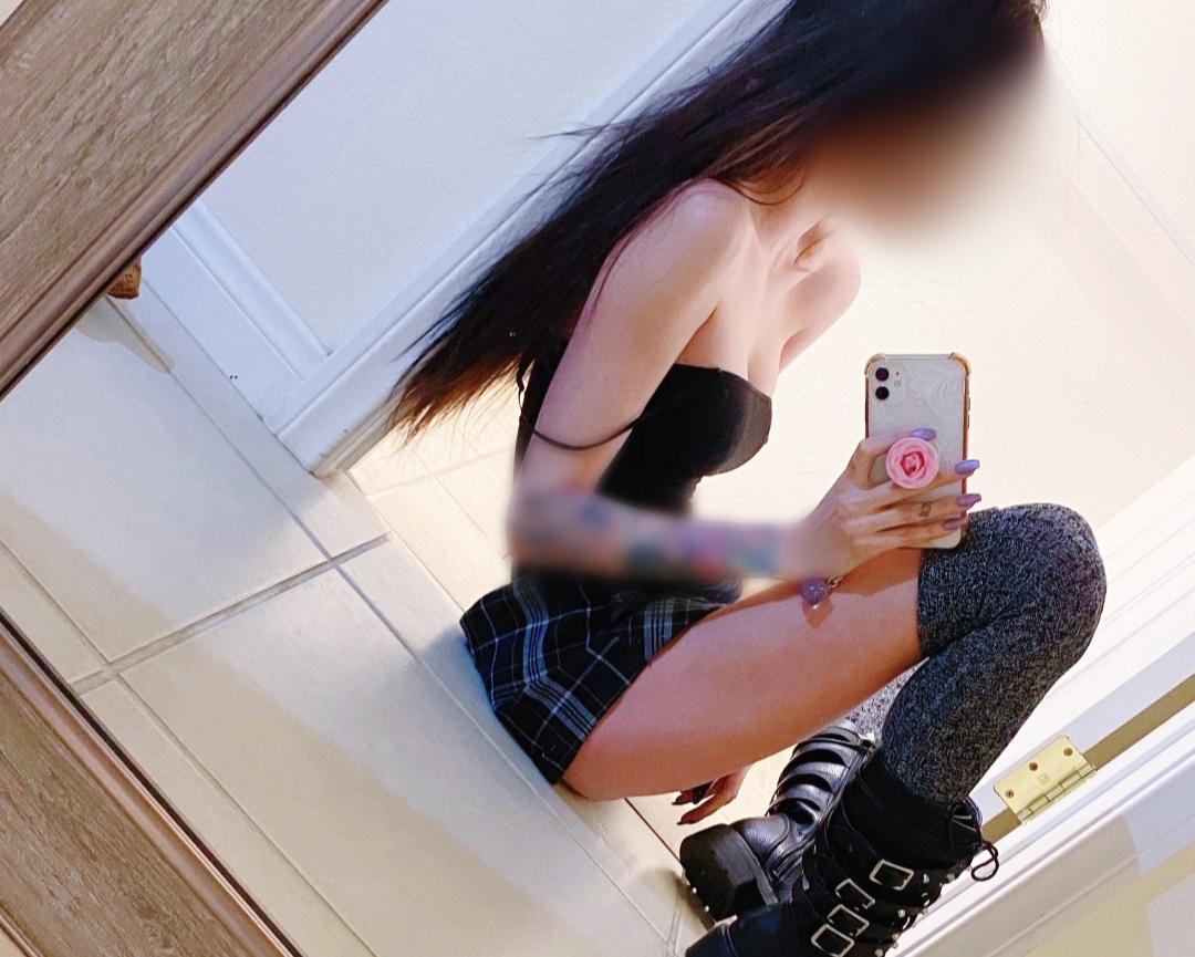 610781540: Chica busca chico en Sevilla