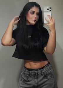 663086771: Chica busca chico en Málaga