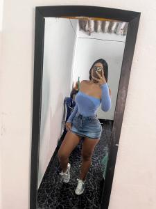 610586393: Chica busca chico en Alicante