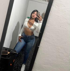 610586393: Chica busca chico en Alicante