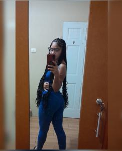 613755193: Chica busca chico en Sevilla