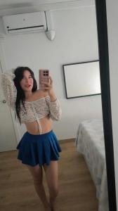 613975769: Chica busca chico en Barcelona