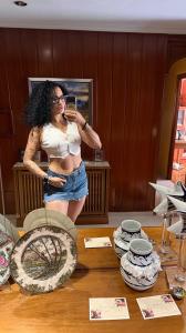 613677079: Chica busca chico en Lugo