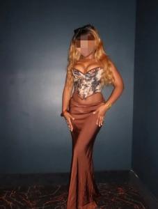631907151: Chica busca chico en Lérida
