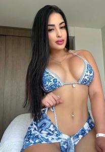 667414231: Chica busca chico en Barcelona
