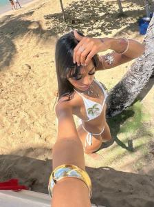 666425378: Chica busca chico en Sevilla