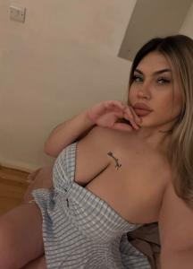 607302903: Chica busca chico en La Coruña