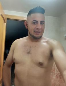 672176094: Chico busca chica en Barcelona