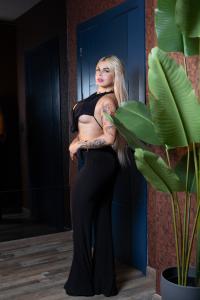 674138220: Chica busca chico en Barcelona