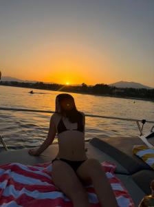 647163074: Chica busca chico en Málaga