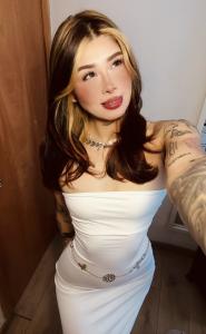 642369362: Chica busca chico en Barcelona