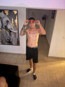 631367345: Chico busca chica en Mallorca